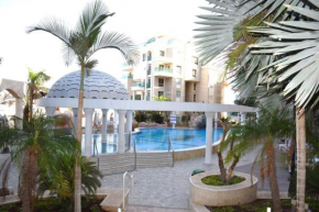Sunny 3BR Apartment Golf Residence